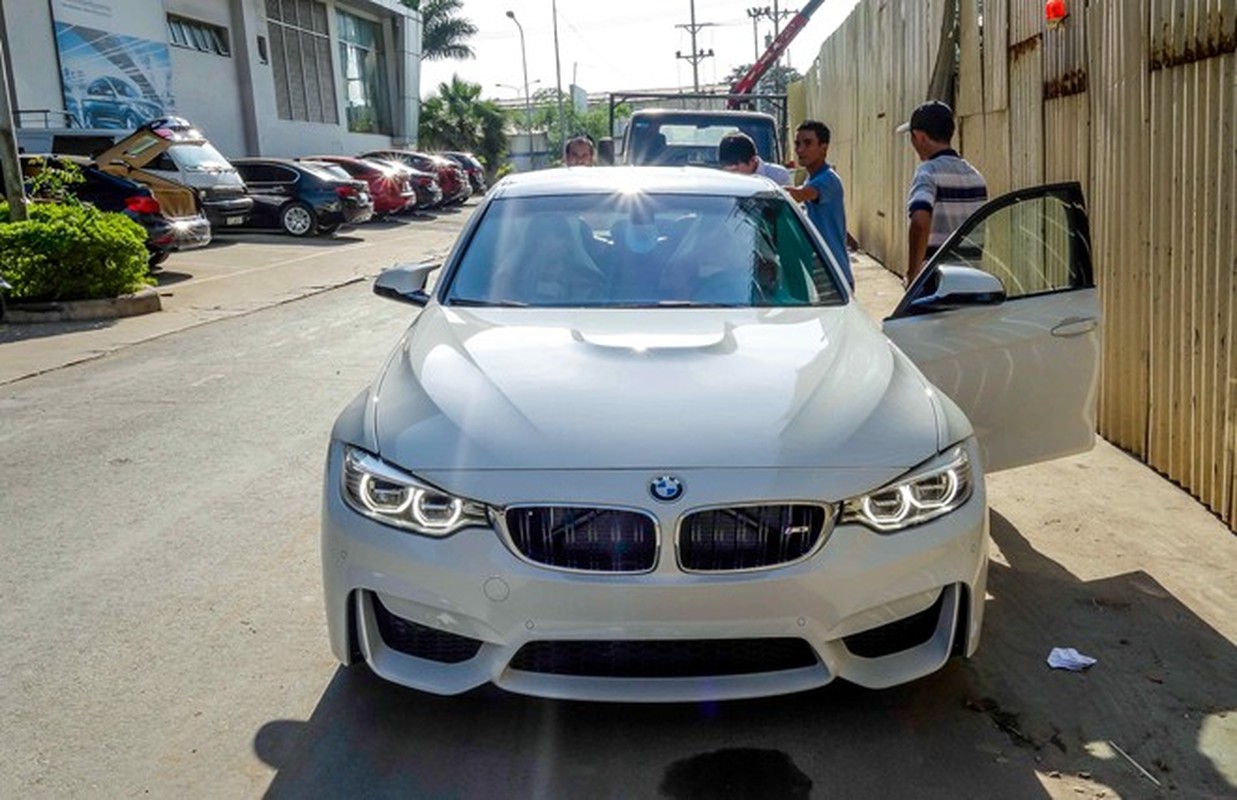 Can canh BMW M3 the he moi vua 